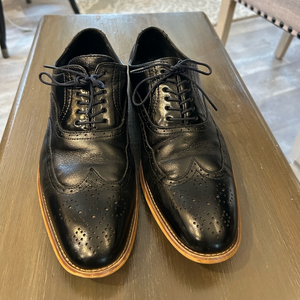 Stacy Adams Dunbar Wingtip Oxfords classic dress shoe w/leather upper 8M